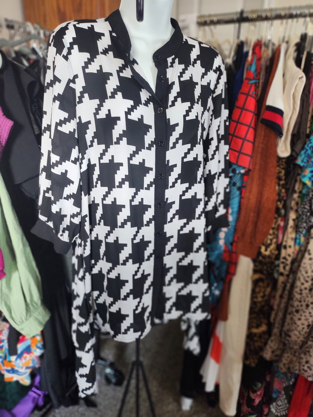 Slim Factor Black and White Houndstooth Button-Front Tunic